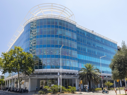 Blue Building / Avda. Litoral Mar (424m2)